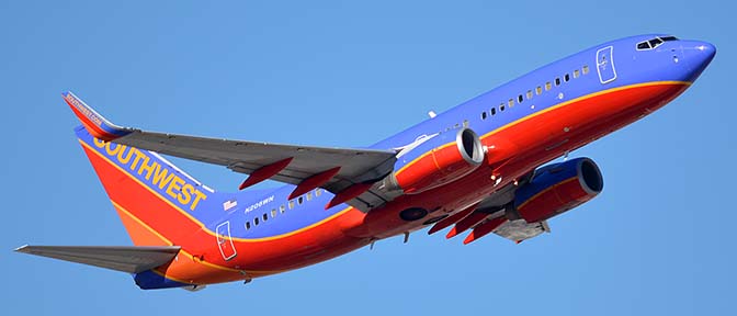Southwest Boeing 737-7H4 N206WN, Phoenix Sky Harbor, January 11, 2016